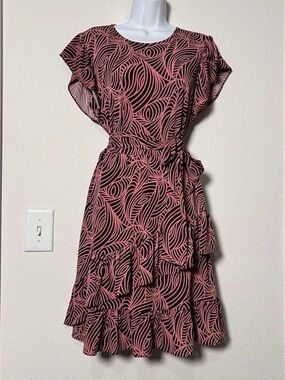 Elegant Pink Patterned Dress MICHAEL KORS in Excellent Condition with Ruffles